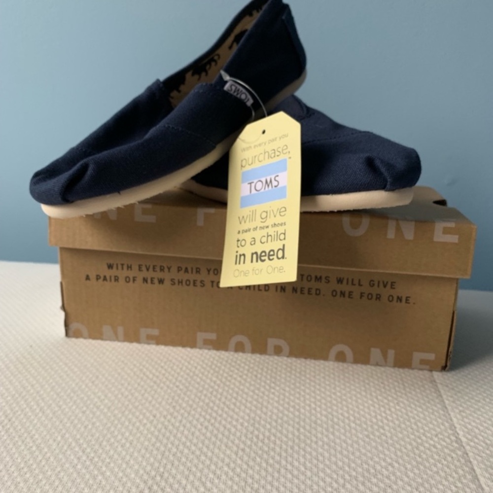 Blue canvas Toms